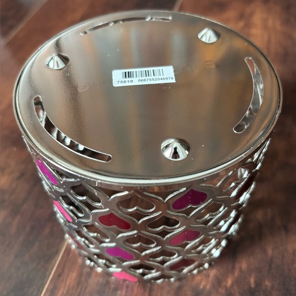 NWT Bath & Body Works Silver Pink Red Heart 3-Wick Candle Holder - Picture 5 of 6